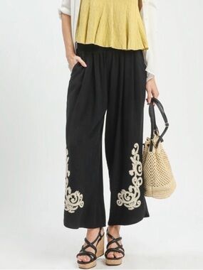 💜Hello Gorgeous! Umgee Linen Embroidered Wide-Leg Boho Pants